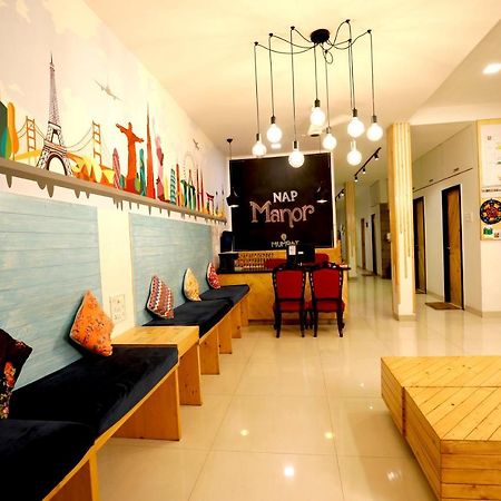 Nap Manor Hostels Mumbai Eksteriør bilde