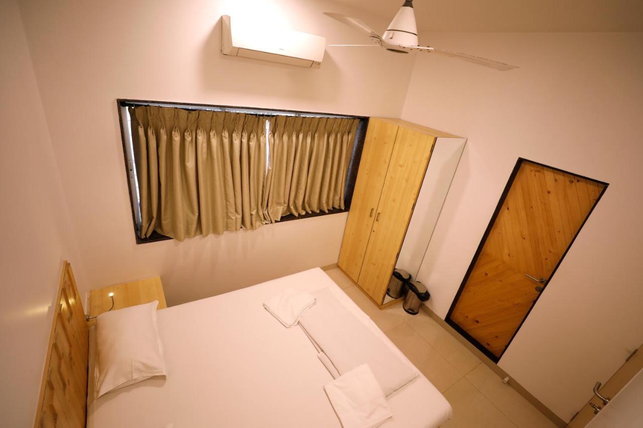 Nap Manor Hostels Mumbai Eksteriør bilde