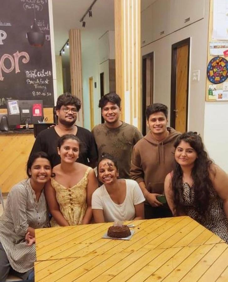 Nap Manor Hostels Mumbai Eksteriør bilde