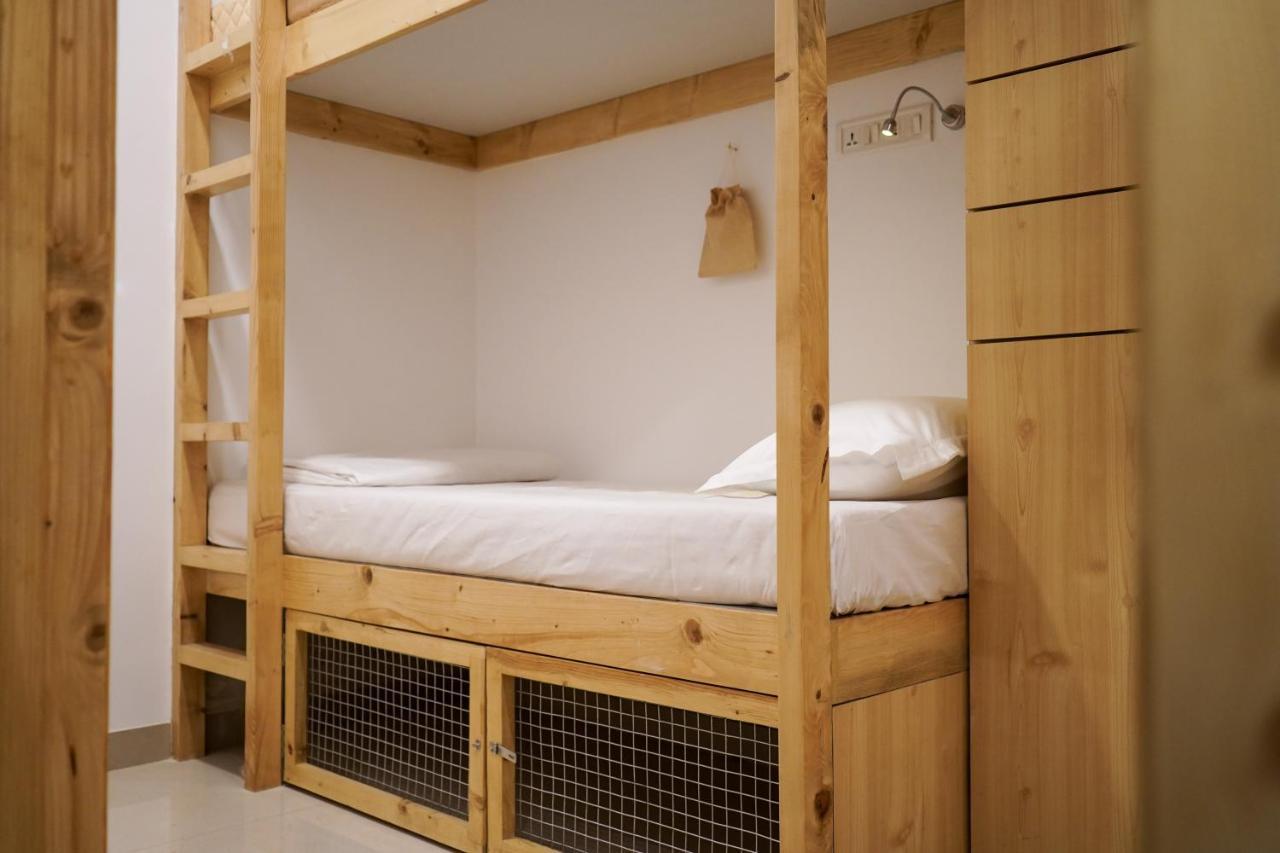 Nap Manor Hostels Mumbai Eksteriør bilde